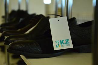 Сделано в Казахстане: в Шымкенте выпускают обувь из кожи