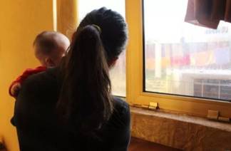 В Шымкенте 15-летняя девочка родила от дяди-насильника