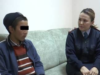 Сбежавшего из дома из-за побоев подростка обнаружили на автовокзале в Алматы