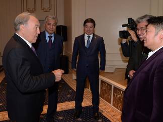 Нурсултан Назарбаев посетил показ исторического кинофильма «Қазақ елі»