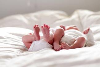 Четыре пары близнецов родились за сутки в Актау