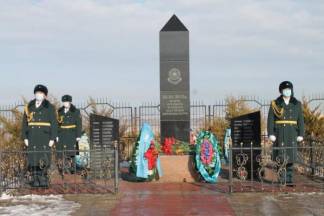 В Туркестанской области на месте крушения военного самолета АН-72 прошел митинг памяти