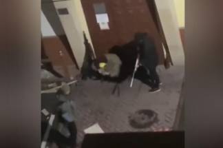 Девушка сняла на видео вооруженных грабителей