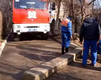 В Шымкенте собрали урожай бетонных блоков и шлагбаумов