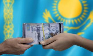 Из Казахстана за границу через системы денежных переводов отправили втрое больше средств, чем получили