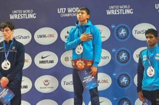 Казахстанский борец выиграл золотую медаль на чемпионате мира