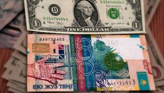 В Казахстане курс доллара приблизился к цифре 360 тенге за доллар