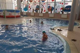 Маленький мальчик утонул в бассейне в Шымкенте