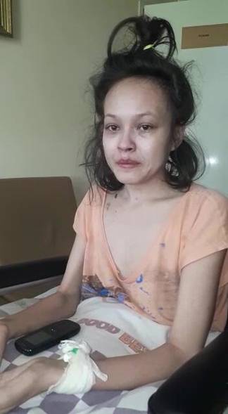 В Шымкенте молодая мама четыре месяца не может оправиться от болезни