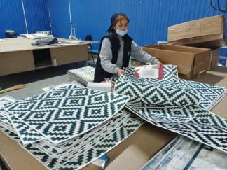 На территории СЭЗ «Оңтүстік» заработал завод по производству принтовых ковриков «Бал Декор»