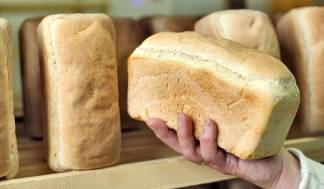 «Народ переходит на голодание»: казахстанцы делятся ценами на хлеб