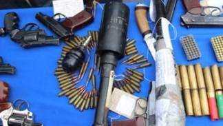 В Костанае полицейские выкупают оружие у населения