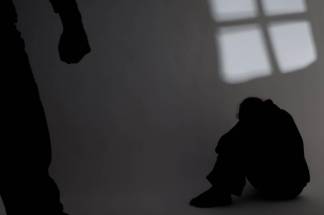 Пятерых мужчин подозревают в изнасиловании девочки-подростка в Шымкенте