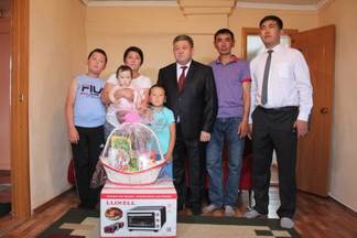 В Карагандинской области односельчане подарили многодетным семьям дома
