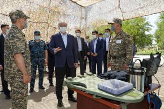 Президент Казахстана посетил военный полигон в городе Арысь