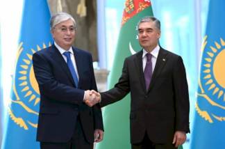 Президенты Казахстана и Туркменистана провели переговоры в узком формате