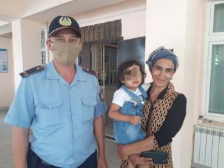 Пропавшую 2-летнюю девочку вернули матери в Туркестанской области