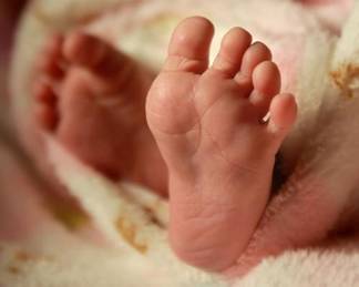 Девушка родила ребенка прямо в торговом центре Шымкента