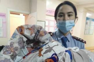 В Северо-Казахстанской области сотрудница полиции помогла появиться на свет малышу