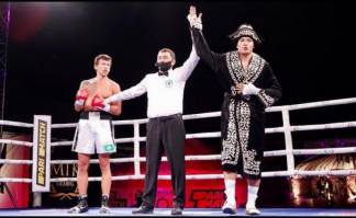 Капитан сборной Казахстана по боксу Камшибек Кункабаев с нокаутом дебютировал на профессиональном ринге