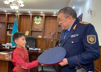Удивительную мечту мальчика из Сарыагаша исполнил генерал Дальбеков