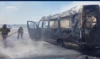 В Шымкенте сгорел пассажирский автобус