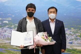 Власти Южной Кореи наградили казахстанского гастарбайтера за спасение людей