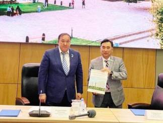 Туркестанский и Мангыстауский областные маслихаты подписали меморандум о взаимном сотрудничестве