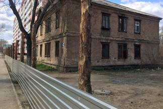 В Павлодаре отказавшихся от переселения жильцов выживают из собственных квартир