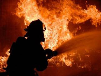 Жителей дома эвакуировали из-за пожара в Шымкенте